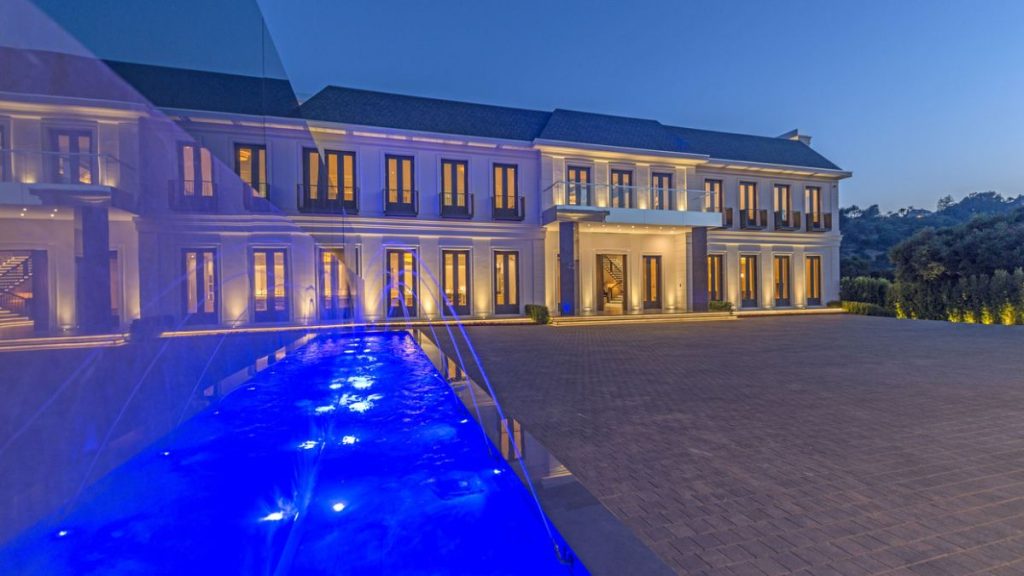 Gene Simmons’ $14 M Mansion Sale: Security Lesson Simple